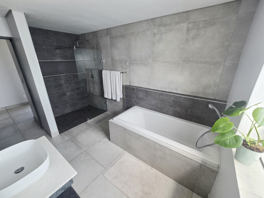 4 Bedroom Property for Sale in Kingswood Golf Estate Western Cape